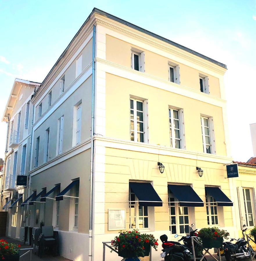 Hotel 2 Etoiles Et Restaurant Le Galet Bleu Fouras Exterior photo